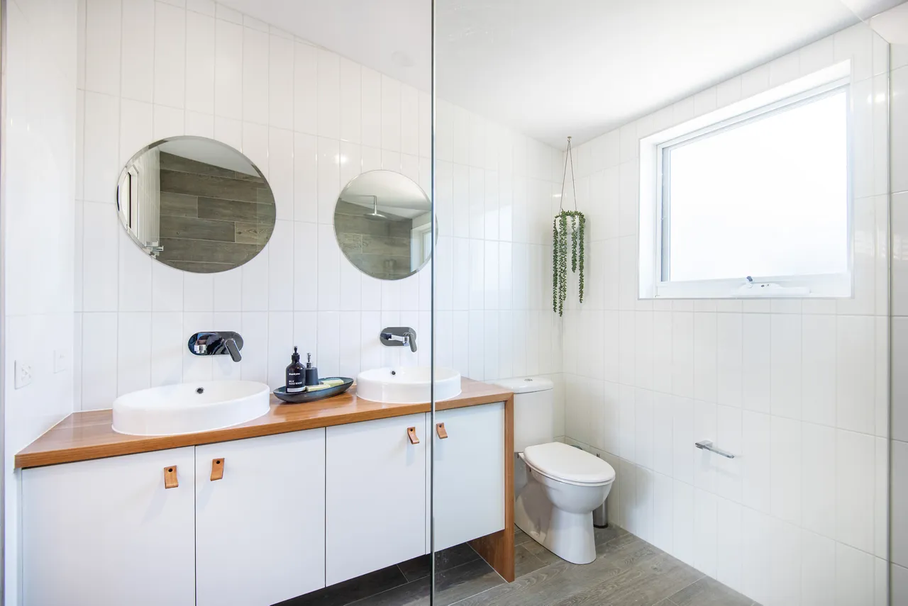 bathroom with sink